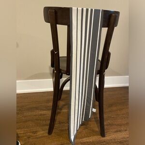 Vintage Usna gray and white silk scarf